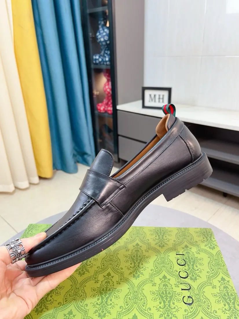 Men's shoes 💰500🌹🌹[GUCCI Gucci] A new style of formal men's leather shoes is coming ~ The original quality upper is made of Italian cowhide➕The leather is soft and delicate, comfortable and soft. The top layer of genuine leather, rubber wear-resistant outsole, the shoe shape is dignified and domineering, and the luxury charm is not concealed! The natural and free nouveau riche leads the trend. Code number: 38-44
